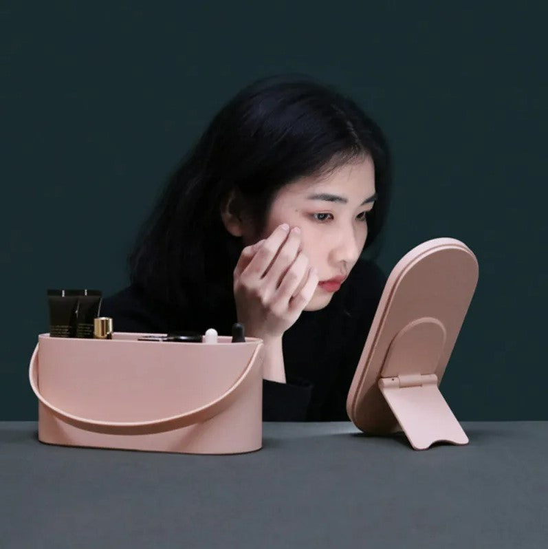 Aura LED Travel Makeup Case